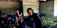 Viral Gadis Cantik Penjaga Warung Kopi di Pinggir Hutan Angker, Parasnya Bak Bidadari, Para Pria Auto Mampir
