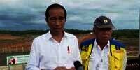 Viral HP Nokia 'Jadul' Menteri Basuki Berdering Saat Dampingi Jokowi Wawancara: Kalau WA  Ajudan, Saya hanya Pegang Ini