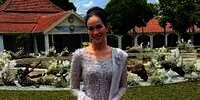 Anggun Berkebaya di Pernikahan Kaesang, Loemongga Dipuji Mirip Marsha Timothy 