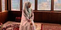 Pilihan Gaun Anggun Larissa Chou, Auranya Begitu Elegan