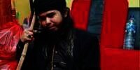 Foto-Foto Gus Samsudin Berperilaku Aneh, Benar-Benar Depresi atau Akting Belaka?