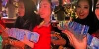 Biduan Dangdut Pantura Pamer Saweran usai Manggung, Auto Dijulidin: Yang Disawer Naik Pajero, Yang Nyawer Pakai Revo