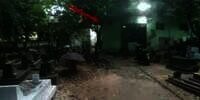 Viral Rumah Gadis di Tengah Makam, Pemandangannya Batu Nisan, Malam Hari Ngeri Banget!