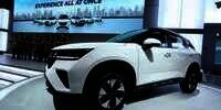 Potret Wuling Alvez Tebar Pesona, Si Penantang HR-V dan Creta