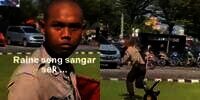 Polisi Pasang Wajah Sangar Hadapi Anjing, Malah Bikin Ngakak 