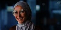 Hijab Mengembang Saat Pakai Kacamata? Begini Solusinya