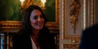 Pesona Anggun Kate Middleton dalam Balutan Kerudung Putih