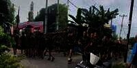 Prajurit TNI Lari di Jalan, Terobos Tenda Hajatan Sesuai Yel-Yel Terus Maju Pantang Mundur