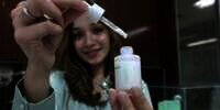 Obat Kumur Ada yang Berbentuk Serum Praktis, Mau Coba?