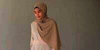 Tutorial Hijab Pashmina Menutup Dada dan Punggung, Cocok untuk Hadiri Kajian Ramadhan