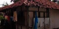 Dari Luar Kayak Gubuk, Rumah Berdinding Tripleks Penuh Jemuran Ini Desain Interiornya Bikin Tercengang, Penuh Lukisan 3D Menakjubkan