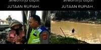 Melihat Pengendara Sebar Uang, Mak Iyeh Rela Nyebur ke Sungai, Ternyata Kena Prank Rp15 Juta Uang Mainan