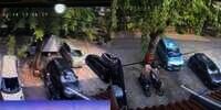 Aneh Tapi Nyata! Tukang Parkir Mengira Mobil Mundur Mau Keluar, Ternyata Saat Dicek Tak Ada Sopirnya, Terjadi 2 Kali di Tempat yang Sama