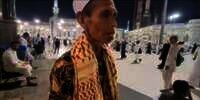 Kisah Haru Pemandi Jenazah Batal Haji dengan Istri, Akhirnya Umroh Sendirian: Sempat Bingung Waktu Mau Ambil Wudhu