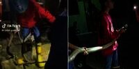 Penangkapan King Kobra Sepanjang 3,5 Meter Masuk Rumah Warga di Pacitan, Dramatis Sampai Petugas Damkarnya Sempat Dibelit