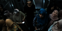 Pemuda Asyik Kentut di Lift, Reaksi Emak-Emak Ini Tak Terduga