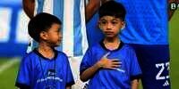 Jan Ethes jadi Player Escort Kiper Timnas Argentina, Gibran Salfok Lihat Sepatu Putranya