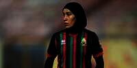 Cetak Sejarah! Nouhalia Benzina Jadi Pemain Berhijab Pertama Tampil di Piala Dunia Wanita 2023