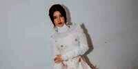Chic Look Tiara Andini dengan Makeup Serba Nude