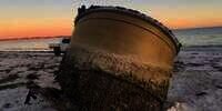 Geger Benda Misterius Besar Jatuh dari Langit di Pantai Australia