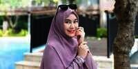 Tanpa Bulu Mata Palsu, Lihat Makeup Flawless Anisa Rahma