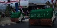 Penampakan Keranda Racing Ikut Pawai 17 Agustus, Tulisan di Sarungnya Bikin Salah Fokus