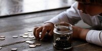 Kapan Waktu yang Tepat untuk Mengajari Anak Tentang Konsep Uang