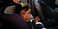Sampai Kapan Anak Perlu Duduk di Mobil Menggunakan Car Seat?