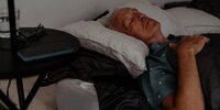8 Alasan Tidur Makin Buruk di Usia Paruh Baya dan Kebiasaan yang Bisa Membantu
