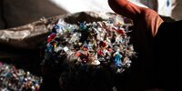 5 Cara Membantu Tubuh Mengeluarkan Mikroplastik, Bisa Dimulai dari Konsumsi Makanan Bergizi