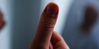 Kuku Tiba-Tiba Memerah? Perubahan Kecil Ini Bisa Jadi Tanda Penyakit Tersembunyi