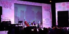 Hijab Day Digelar, Ratusan Orang Sudah Datang Sejak Pagi