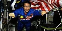 Astronot Muslim Keturunan Minang Terbang ke Luar Angkasa