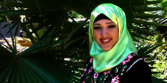 Perempuan Non-Muslim Ini Memutuskan Berhijab