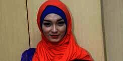 Foto Zaskia Gotik Anggun Berhijab