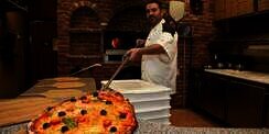 Unik, Pesan Antar Pizza Lewat Pesawat Tanpa Awak
