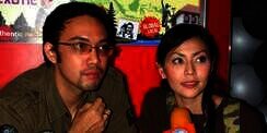 Cerita Suami Tessa Kaunang Memilih Jadi Mualaf