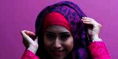 Hijab Tutorial Shawl Bermotif untuk Pesta