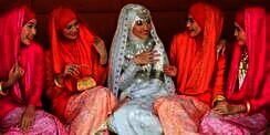 Hijab Bridal Buatan Indonesia Potensi Mendunia