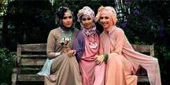 Elmeira Hijab Masih Bertahan Dalam Pastel