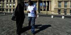 Pengusaha Ini Rela Bayar Denda Demi Membela Muslimah