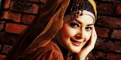 Tengok Gaya Busana Penyanyi Religi Cantik Ini