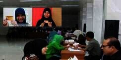 Kisah Haru dan Membanggakan Dua Hijaber Berprestasi