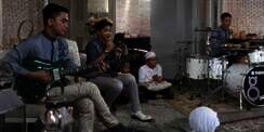 Enda `Ungu` Lepas Mimpi Buruk dengan Air Wudhu
