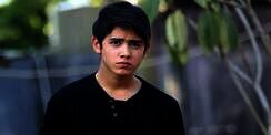 Gaya `Si Ganteng` Aliando Syarief, Pelantun Doa Niat Puasa