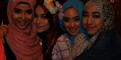 Aktivitas Padat, Grup Vokal Hijaber Cantik Ini Sempat Tadarus