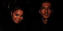 Janet Jackson Mulai Puasa dan Berburu Abaya
