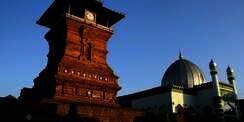 Kisah Masjid Sunan Kudus dan Batu Palestina