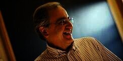 Ilmuwan Muslim Ini Pesaing Stephen Hawking