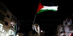 Walikota Muslim Inggris Kibarkan Bendera Palestina